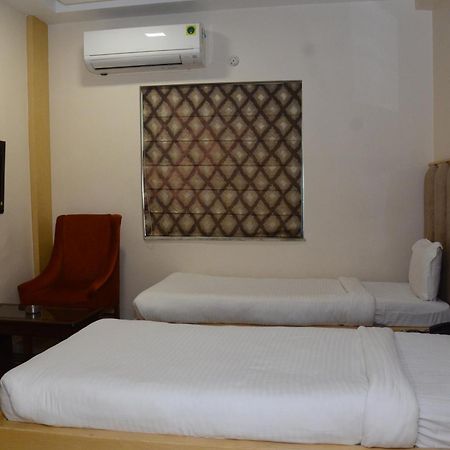 Crytsal Residency Hotel Ráncsí Kültér fotó