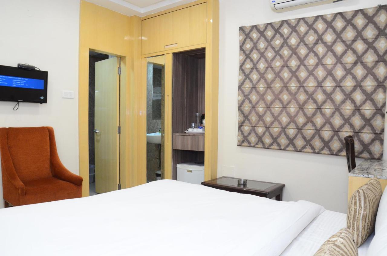 Crytsal Residency Hotel Ráncsí Kültér fotó