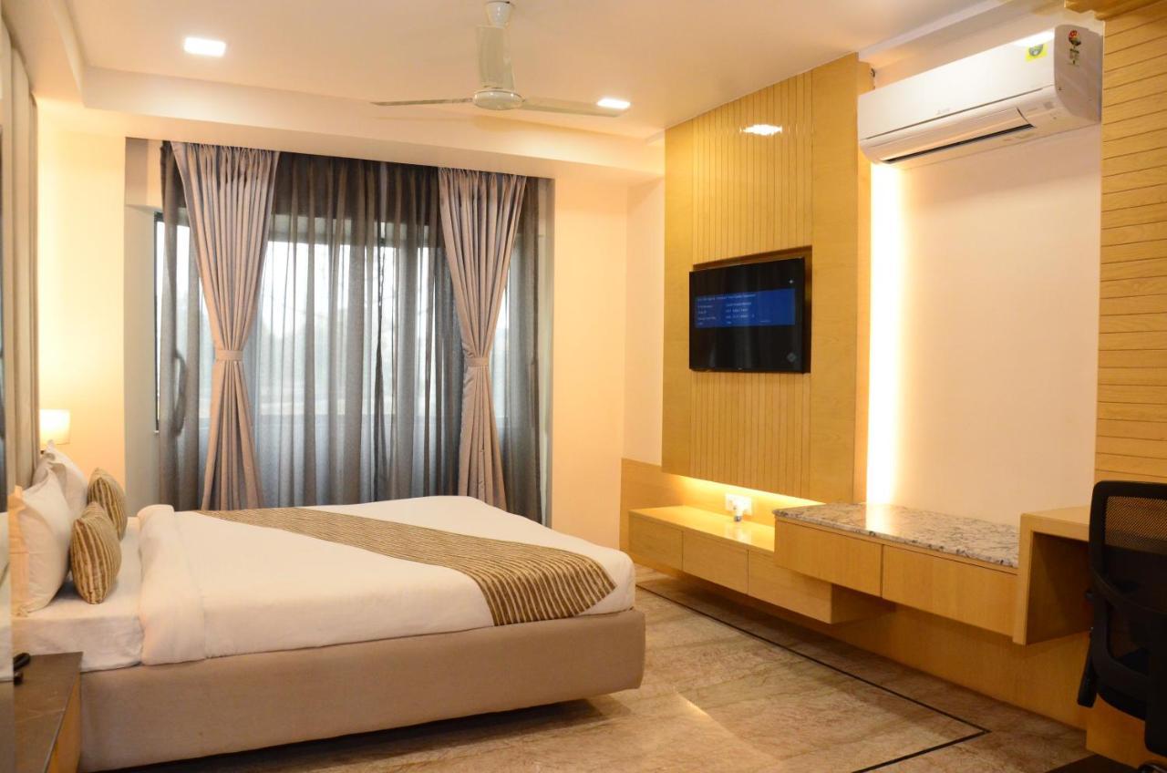 Crytsal Residency Hotel Ráncsí Kültér fotó