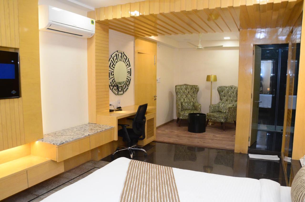 Crytsal Residency Hotel Ráncsí Kültér fotó