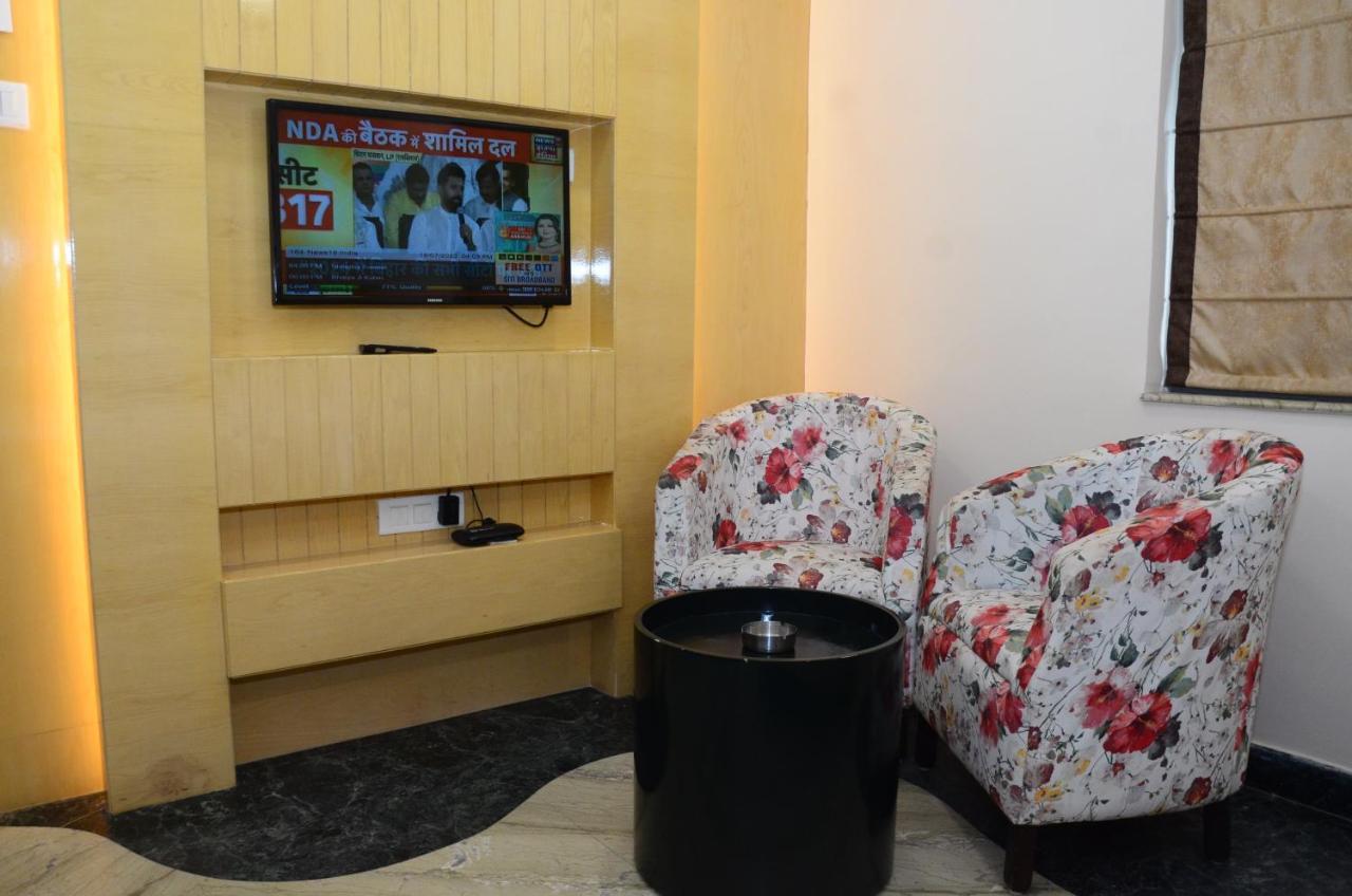 Crytsal Residency Hotel Ráncsí Kültér fotó