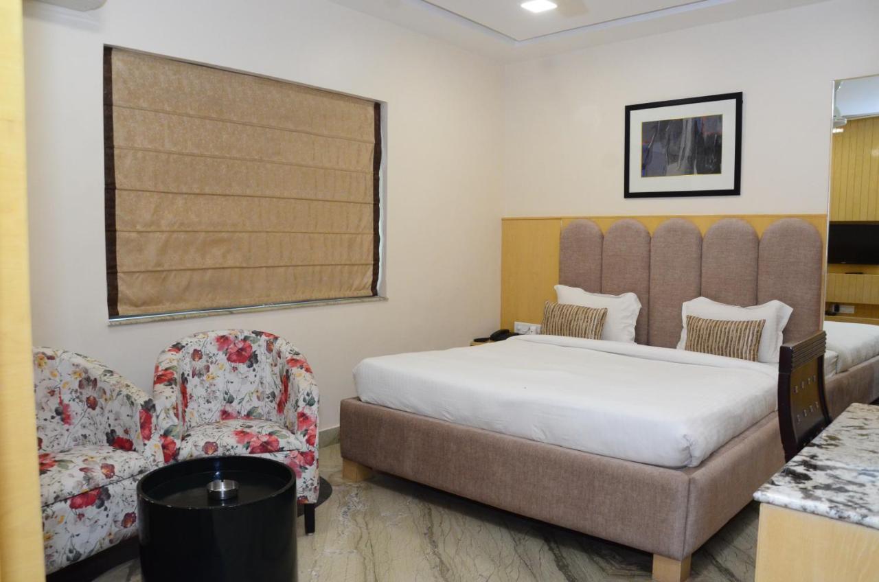 Crytsal Residency Hotel Ráncsí Kültér fotó