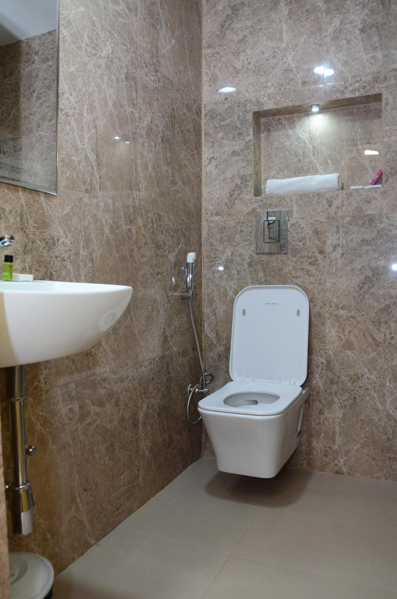 Crytsal Residency Hotel Ráncsí Kültér fotó